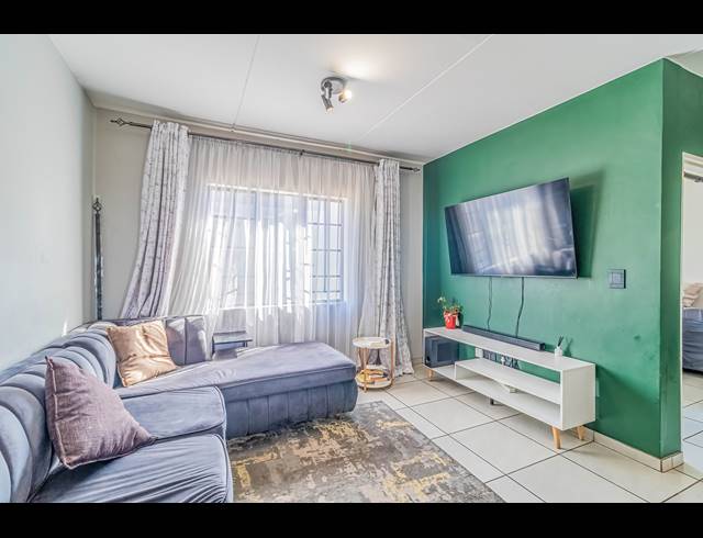 2 BEDROOM APARTMENT FOR SALE IN FLEURHOF